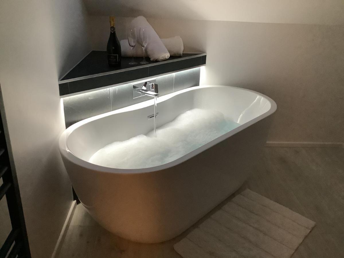 Hotel Little London Bed & Breakfast And Glamping Pod Abercraf Zewnętrze zdjęcie